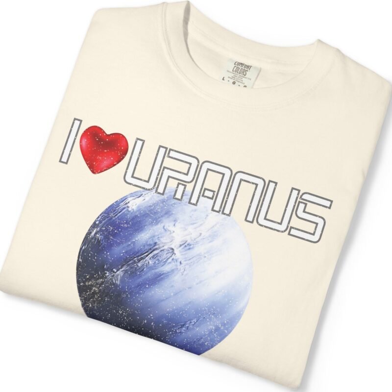 I LOVE URANUS 😁😹🚀😂 Funny Unisex T-Shirt – Vintage Distressed Look & Feel by Tees For Singles