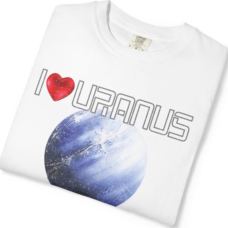 I LOVE URANUS 😁😹🚀😂 Funny Unisex T-Shirt – Vintage Distressed Look & Feel by Tees For Singles