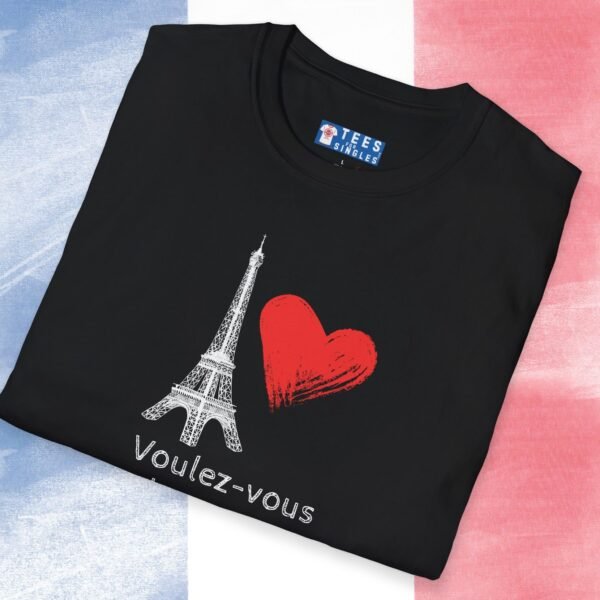 Voulez-Vous Coucher Avec Moi? Tee 🇫🇷❤️ Flirty Eifel Tower T-shirt by Tees For Singles