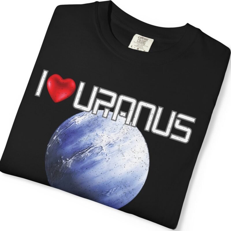 I LOVE URANUS 😁😹🚀😂 Funny Unisex T-Shirt – Vintage Distressed Look & Feel by Tees For Singles